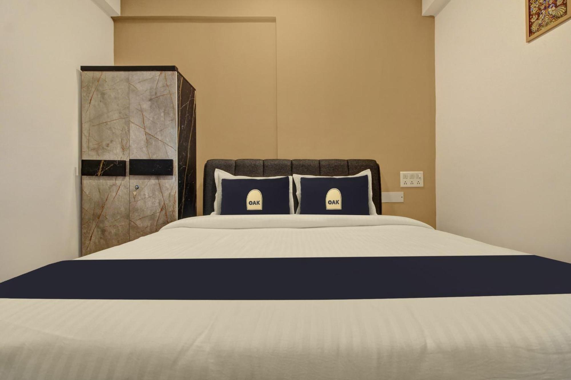 Super Collection O Grey House Hotel Pune Exterior photo
